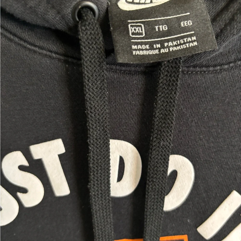 Nike Men's Black Fleece Activewear Pull Over Sport Hoodie with Logo